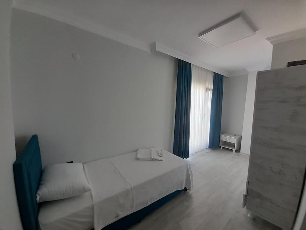 Standard Triple Room - Photo 1