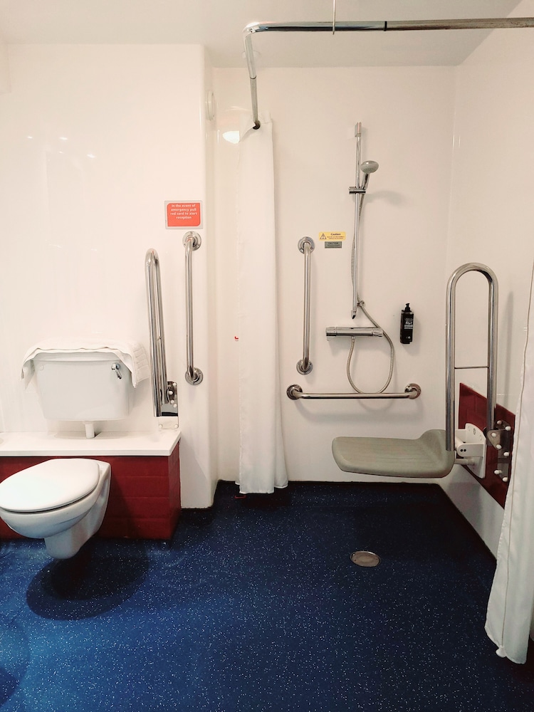 Standard Twin Room, Mobility Accessible, Non Smoking - Photo 2