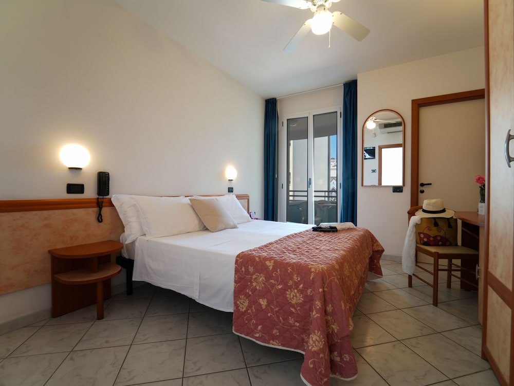 Classic Room - Photo 5