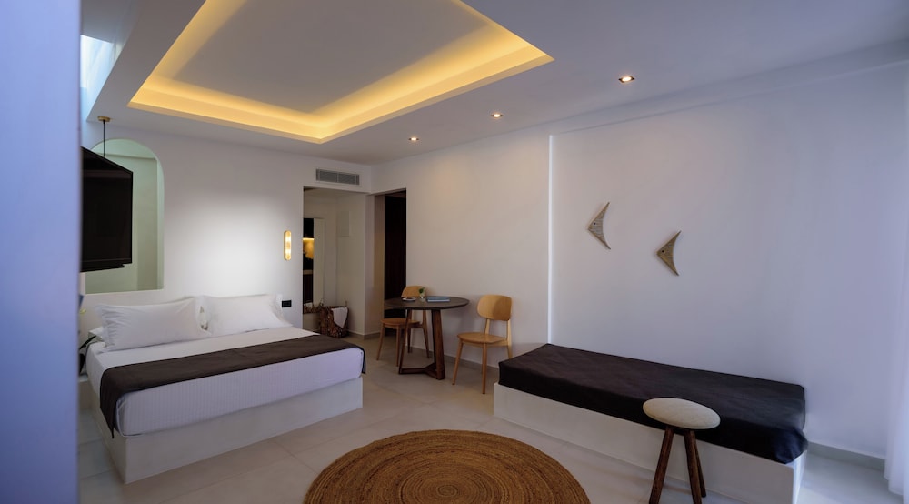 Kissiri Suite Outdoor hot tub and Sea View