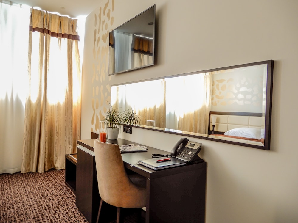 Standard Double or Twin Room photo 3