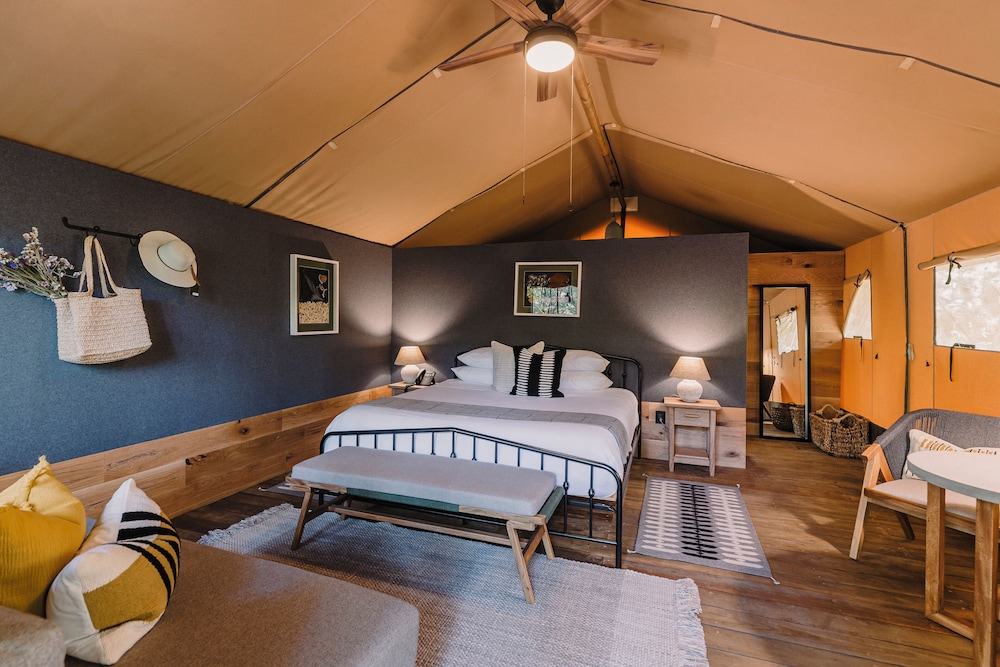 Safari King Room (Access by stairs only) photo 3