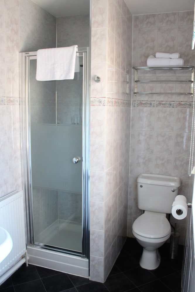 Single Room, Ensuite photo 3