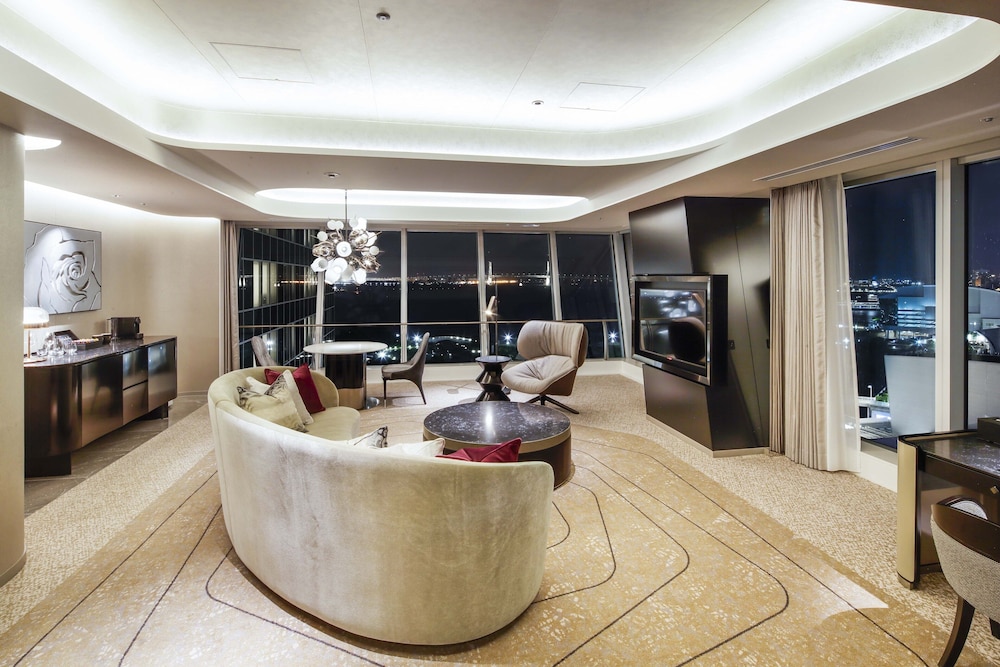The Kahala Suite King, Non Smoking - Photo 2