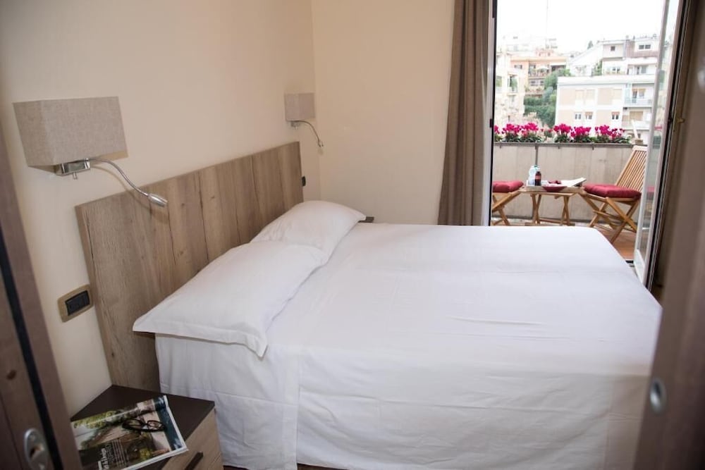 Classic Single Room, Balcony
