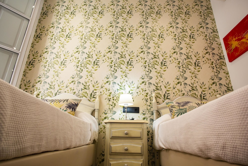 Double room 2 beds - private bathroom