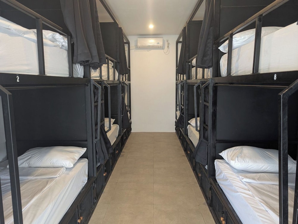Standard 12-Bed Dorm