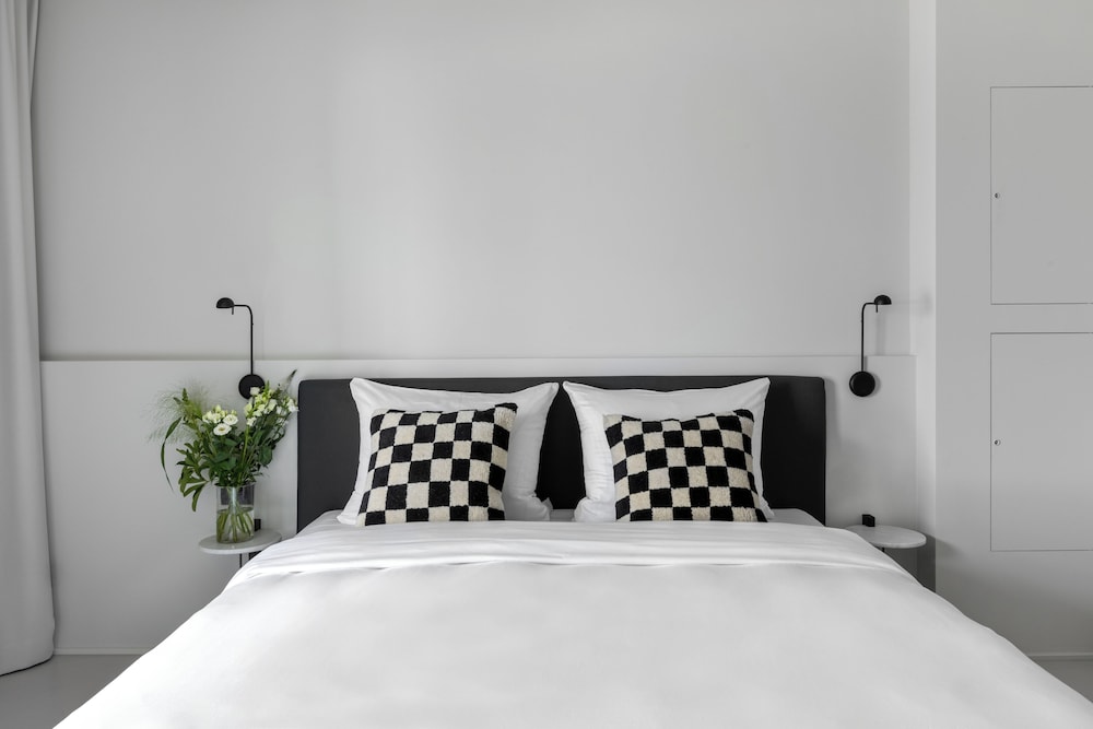 Large Room - Accessible photo 1