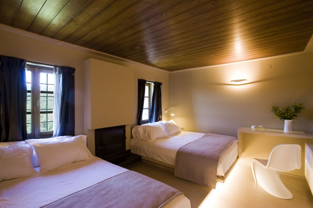 Deluxe Double Room photo 2