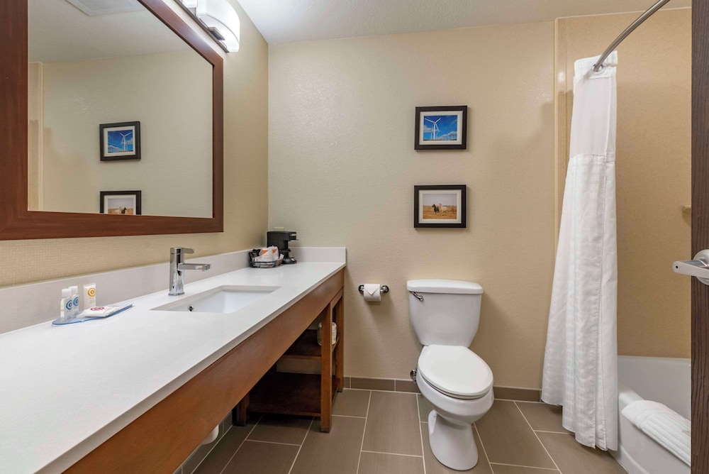 Suite, Multiple Beds, Non Smoking - Photo 2