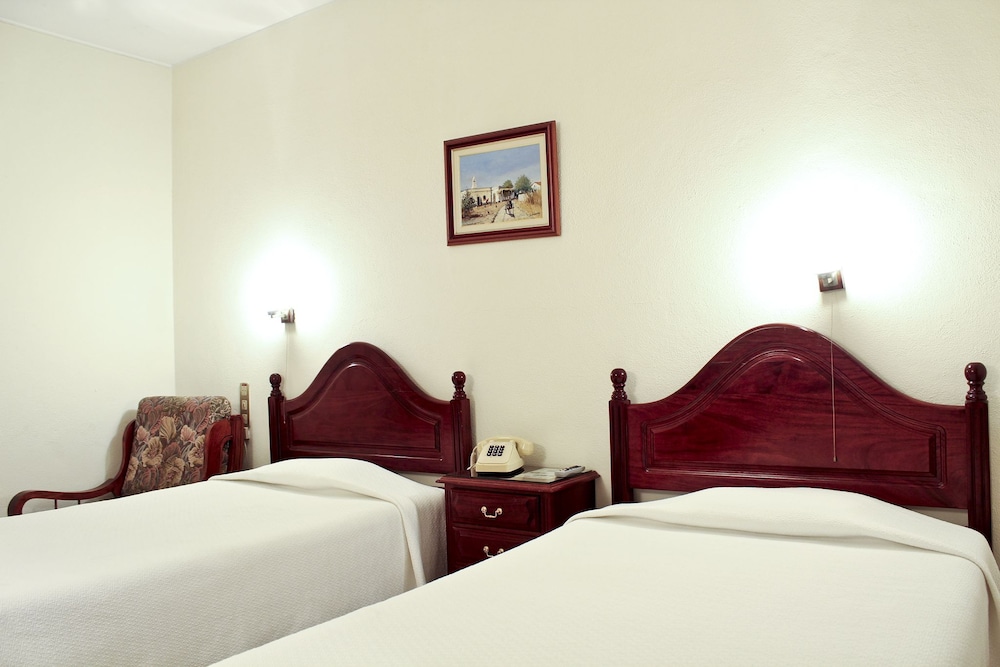 Twin Room - Photo 1