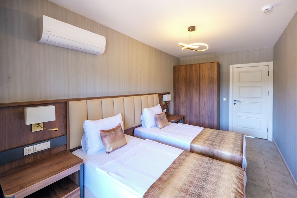 Suite, 2 Twin Beds, Non Smoking