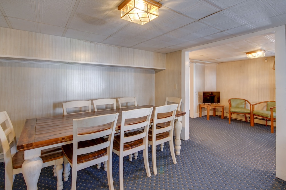 Apartment, 3 Bedrooms - Photo 4