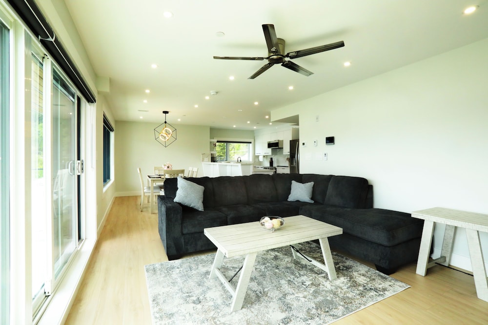 Deluxe Suite, 3 Bedrooms, Non Smoking, Lake View