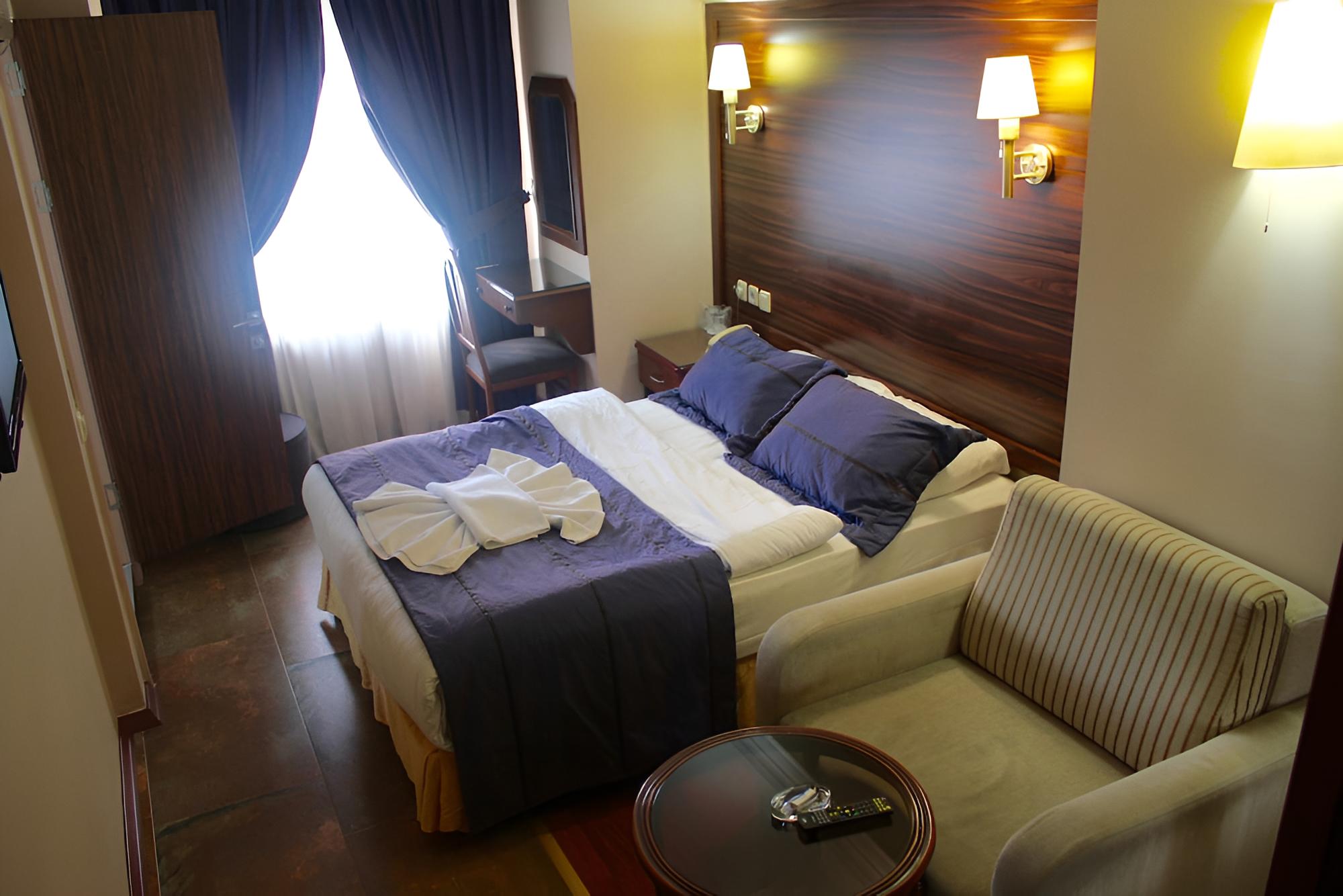 Double or Twin Room photo 1