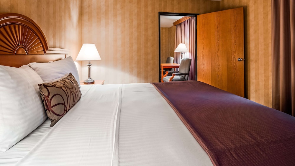 Suite, Multiple Beds, Non Smoking, Microwave