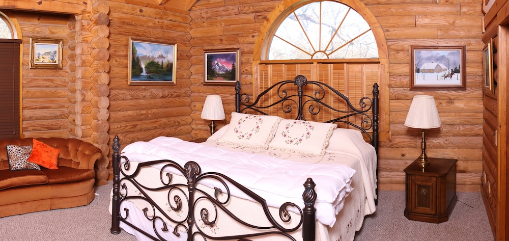 Grand Suite, Jetted Tub, Courtyard View photo 2