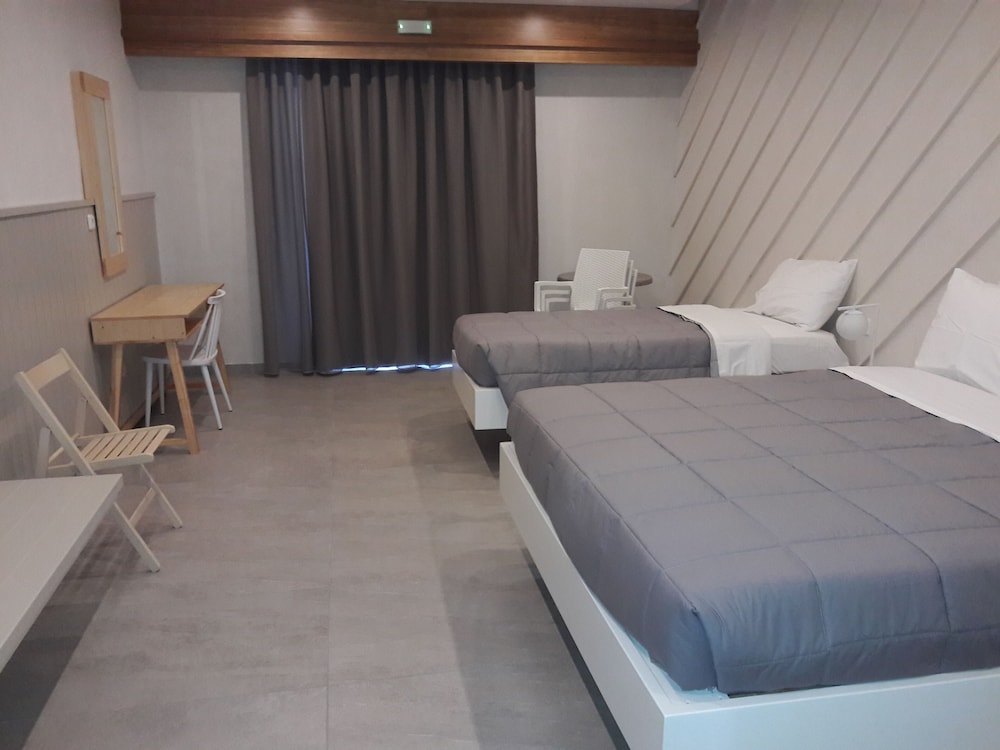 Superior Triple Room, Sea View photo 2
