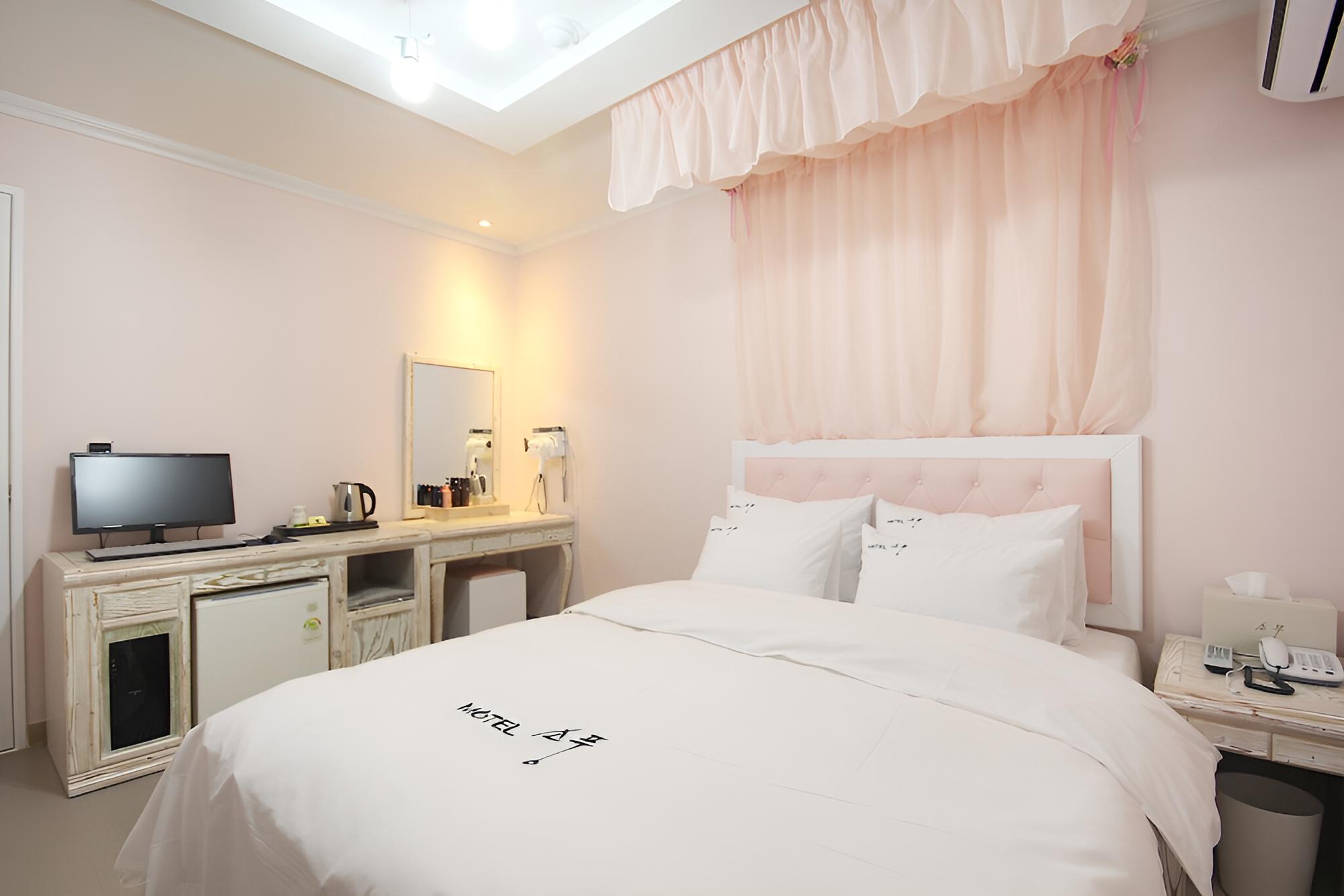 Room (Standard Room) - Photo 3