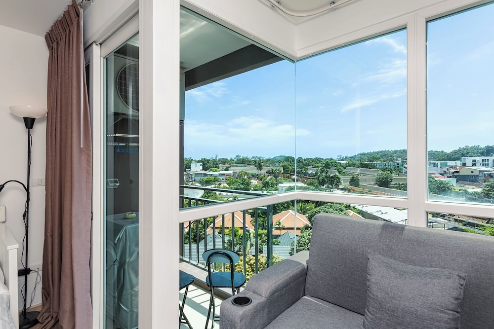 Standard Studio, Balcony, Partial Sea View photo 3
