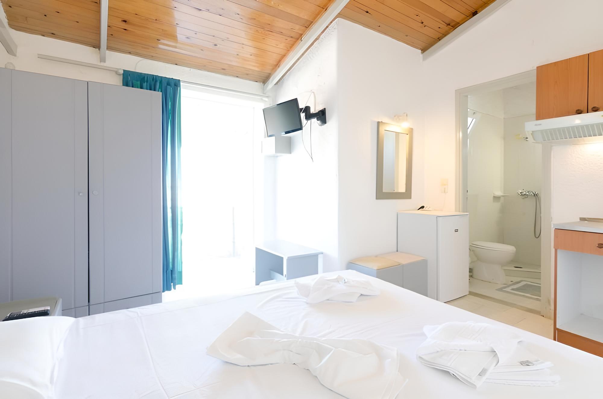 Standard Triple Room photo 3