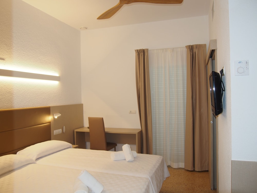 Standard Room, Terrace, Partial Ocean View