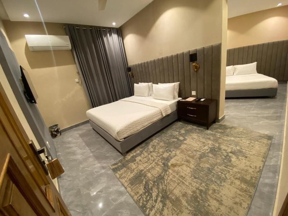 Deluxe Triple Room photo 2