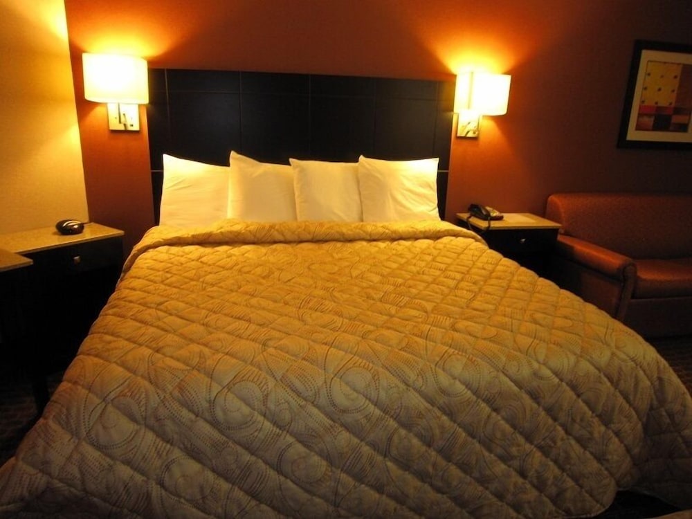 Standard Room, 1 King Bed photo 1