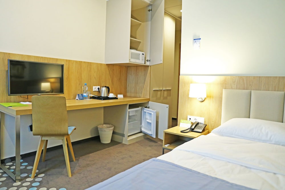 Standard Single Room, 1 Twin Bed, Microwave, City View photo 2
