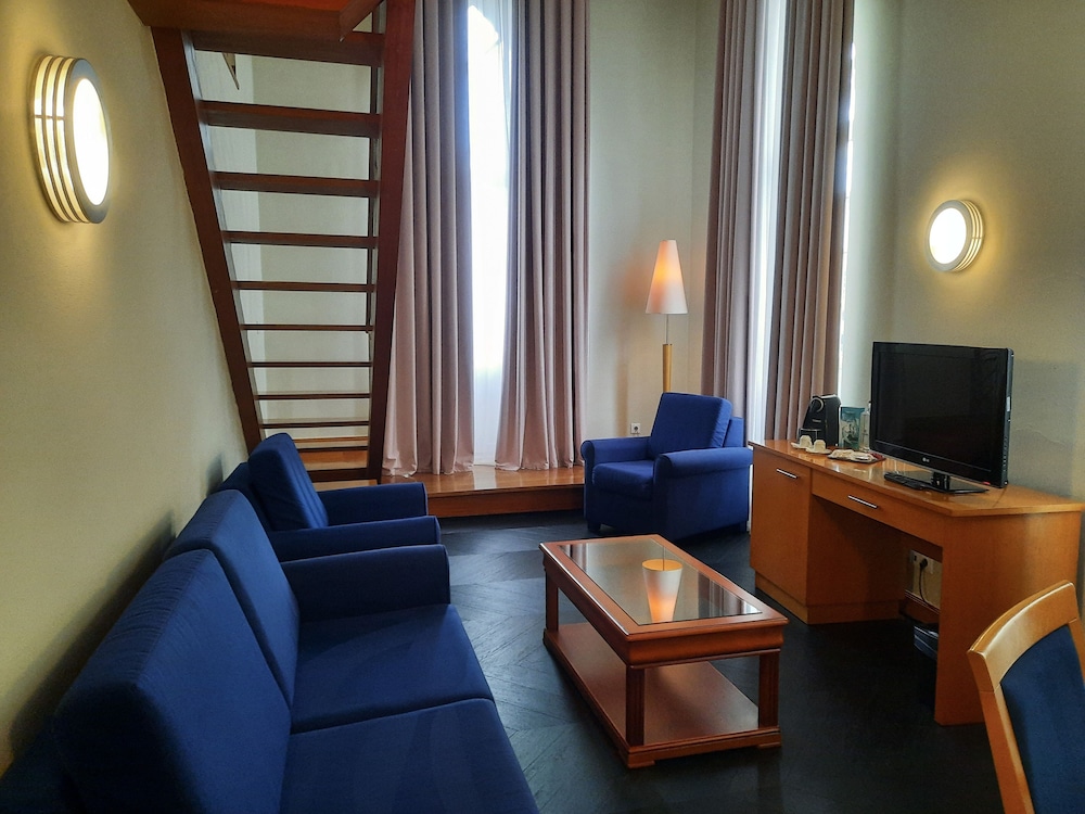 Deluxe Suite - Photo 4