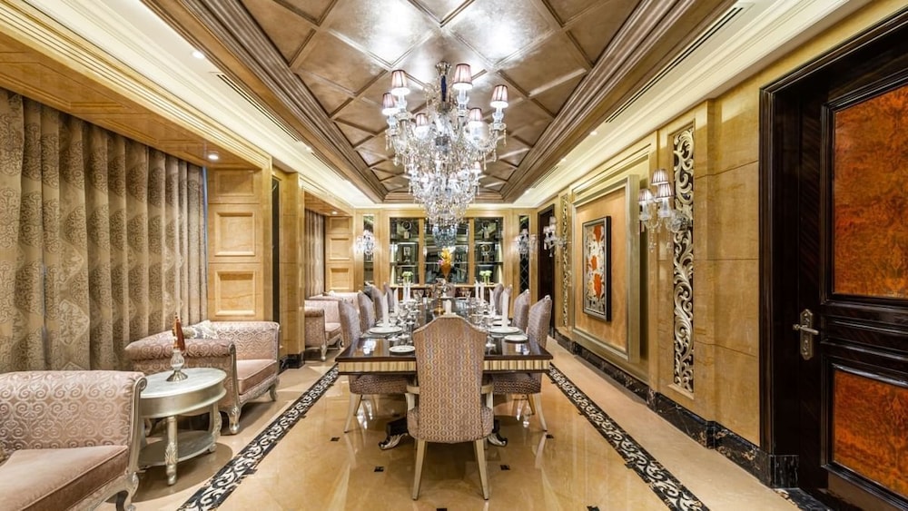 Royal Suite - Photo 4
