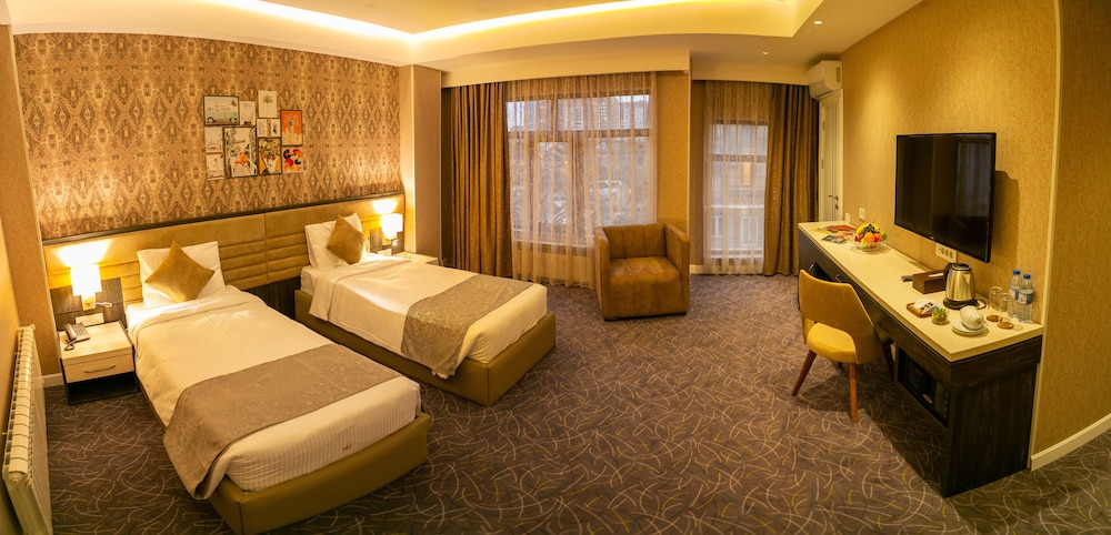 Standard Twin Room - Photo 1