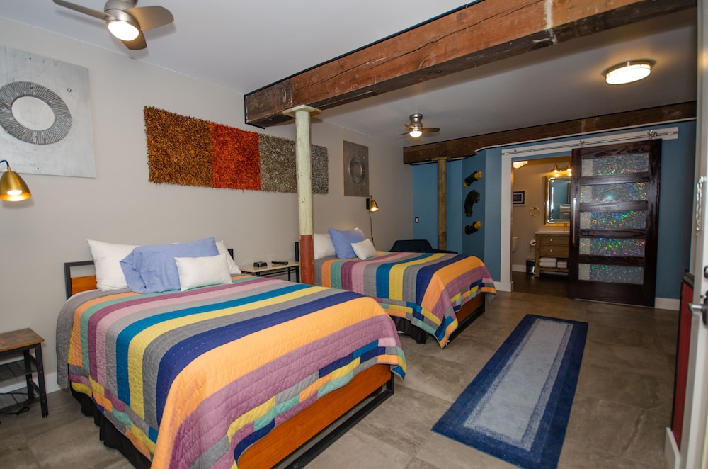 Superior Suite, 2 Double Beds, Refrigerator & Microwave, Ground Floor (Thoftne)