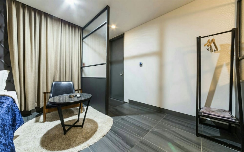 Deluxe Room - Photo 3