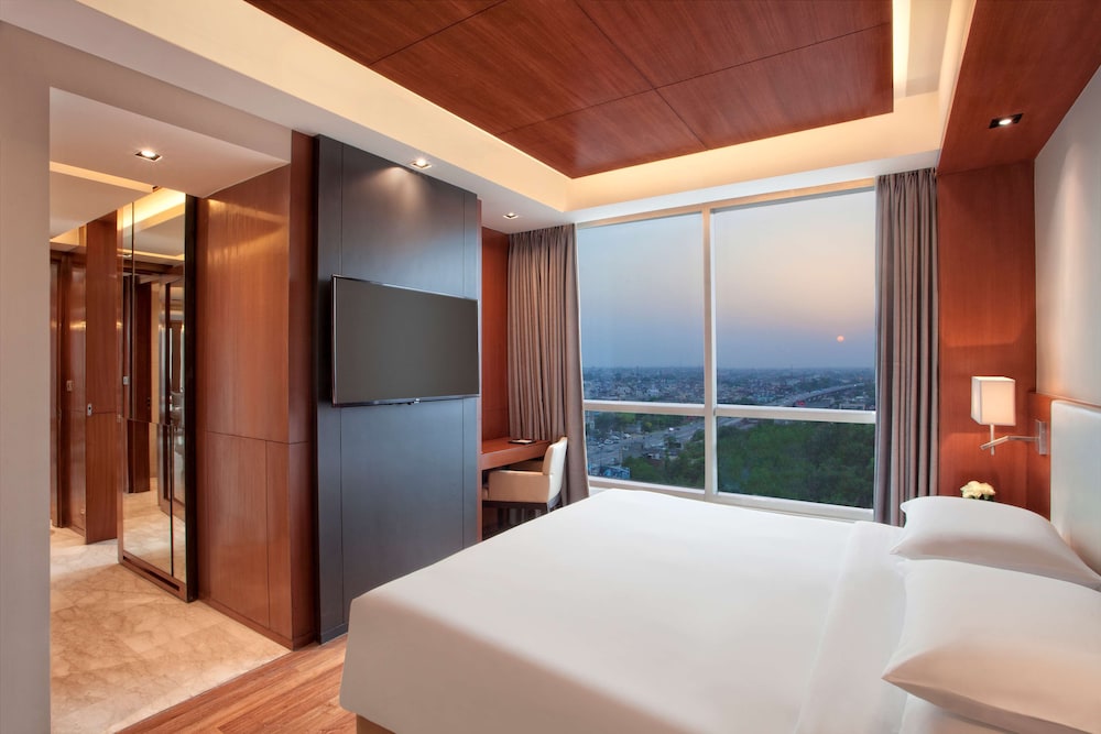 Regency, Suite - Photo 1