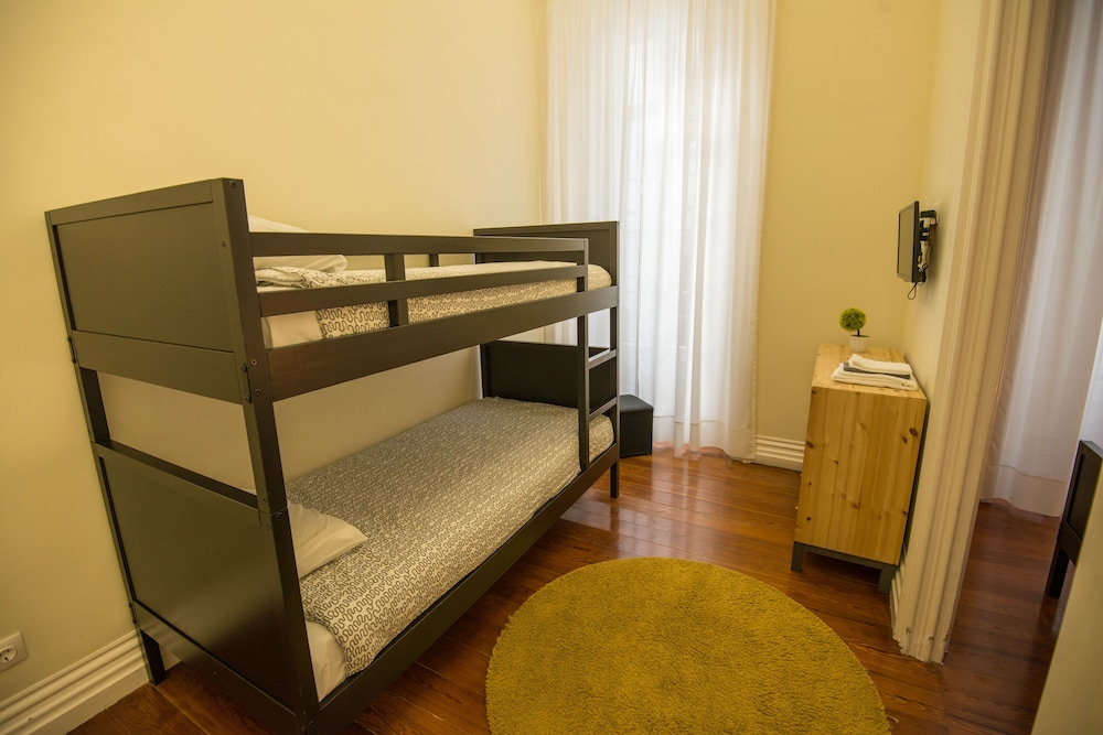Twin Room, Shared Bathroom photo 1