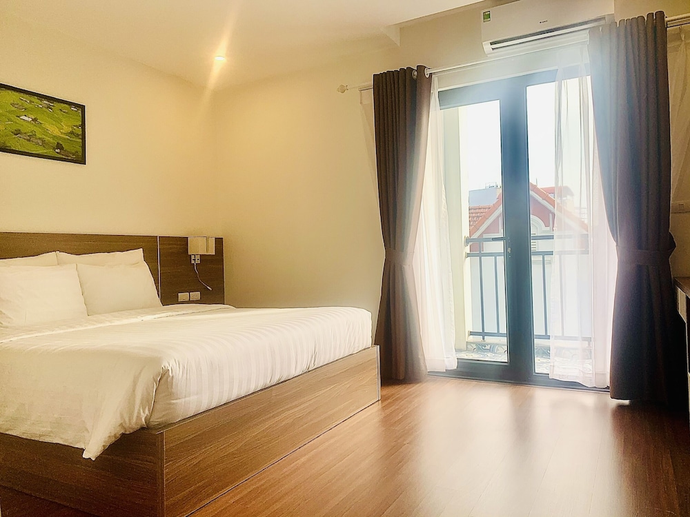 Deluxe Room, Balcony