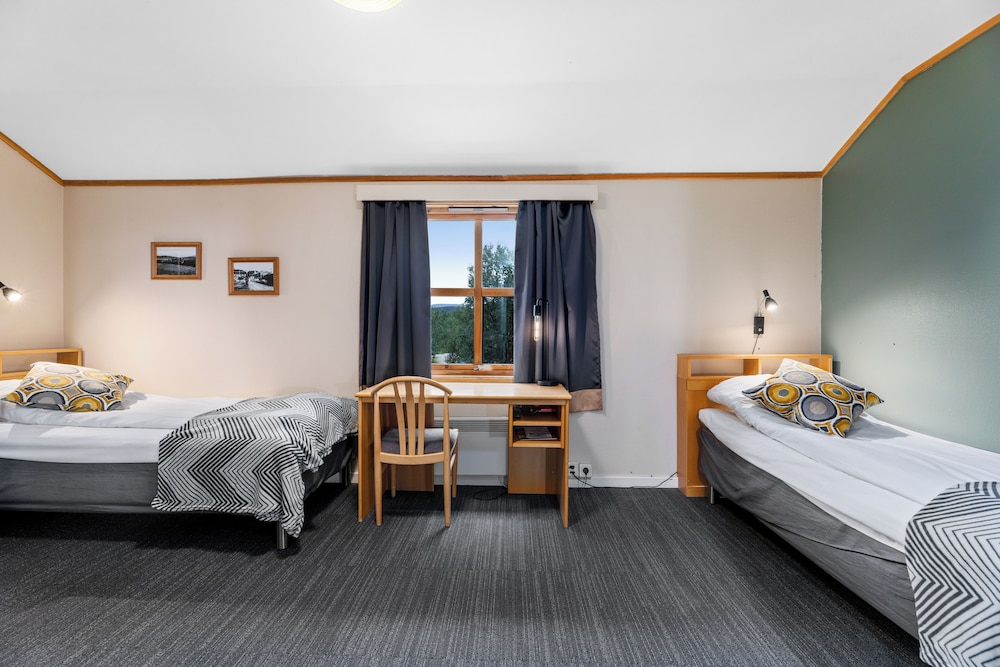 Economy Twin Room, 2 Twin Beds photo 1