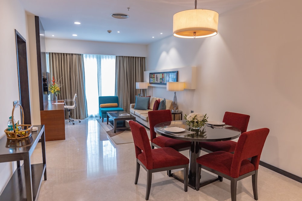 Suite, 1 Bedroom photo 3