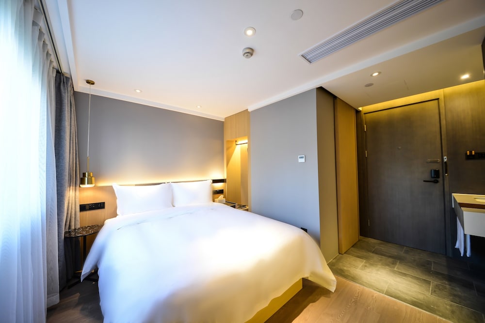 Standard Double Room(Accept reservations with non transit visa-free)
