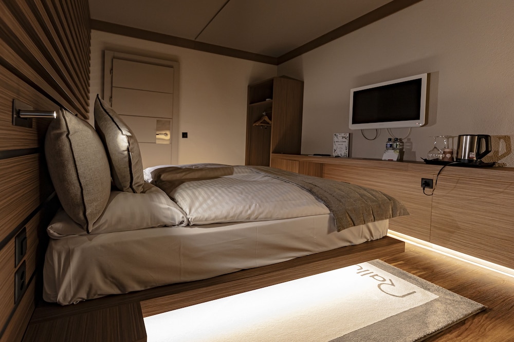 Comfort Room, 1 Queen Bed photo 3