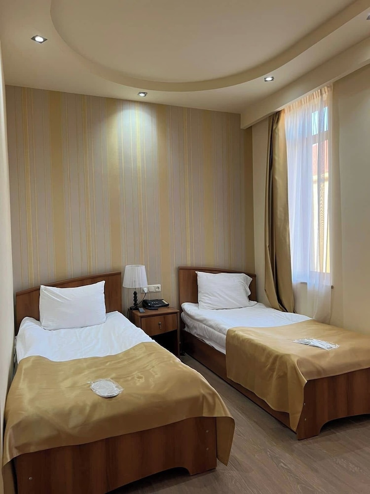 Standard Room, 2 Twin Beds photo 2