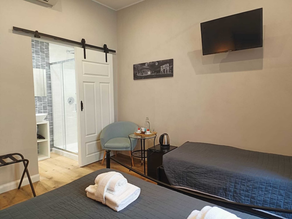 Business Triple Room, Annex Building (306)