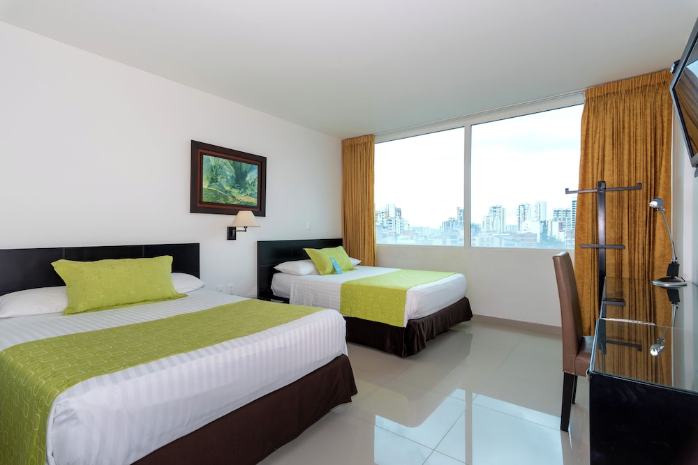 Standard Twin Room, 2 Double Beds - Photo 2