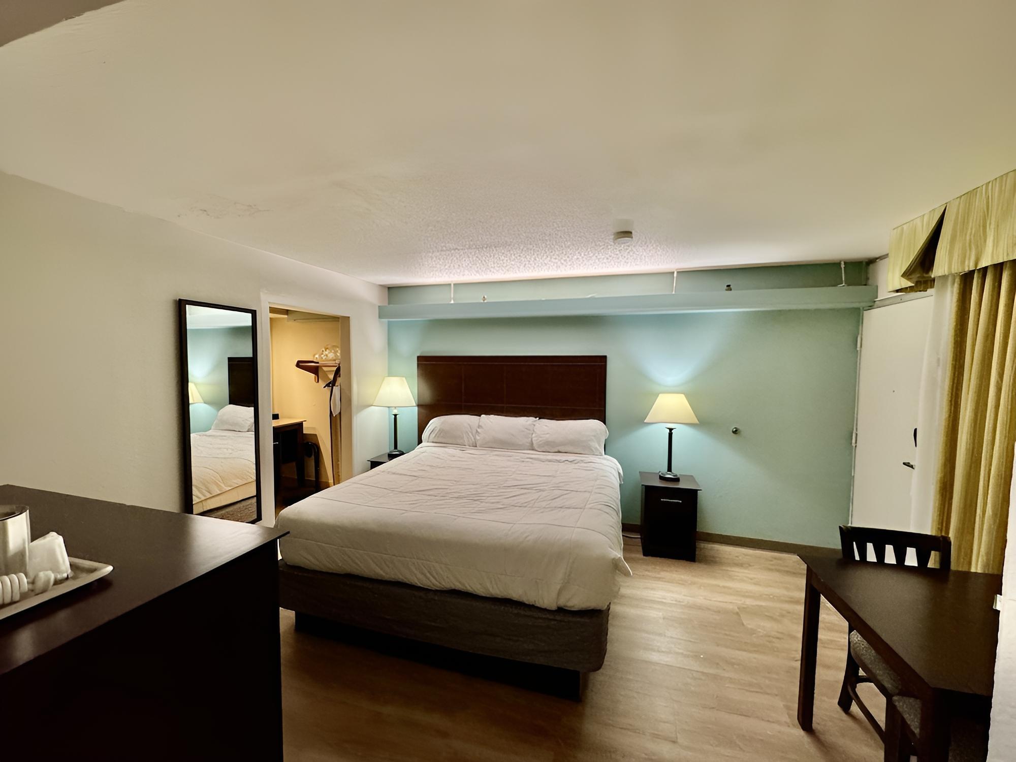 Suite, 1 King Bed (Spacious) - Photo 4