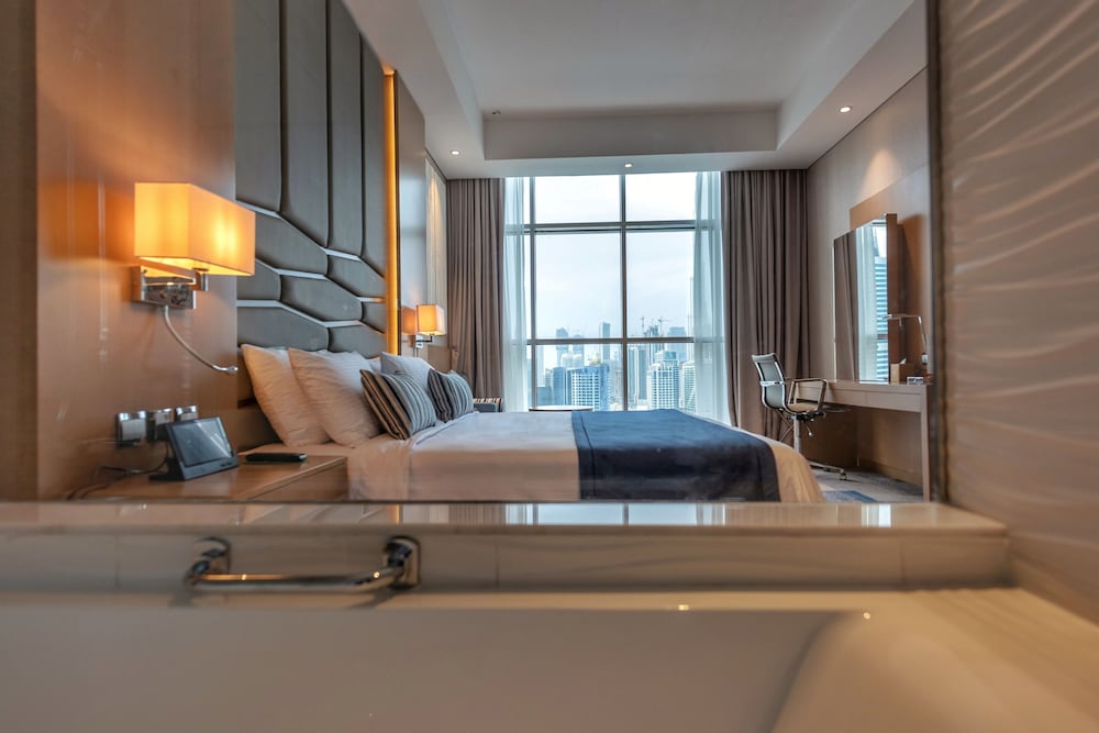 Premium Room with Dubai Canal view with free access to Hotel's private beach at Palm-Jumeirah photo 3