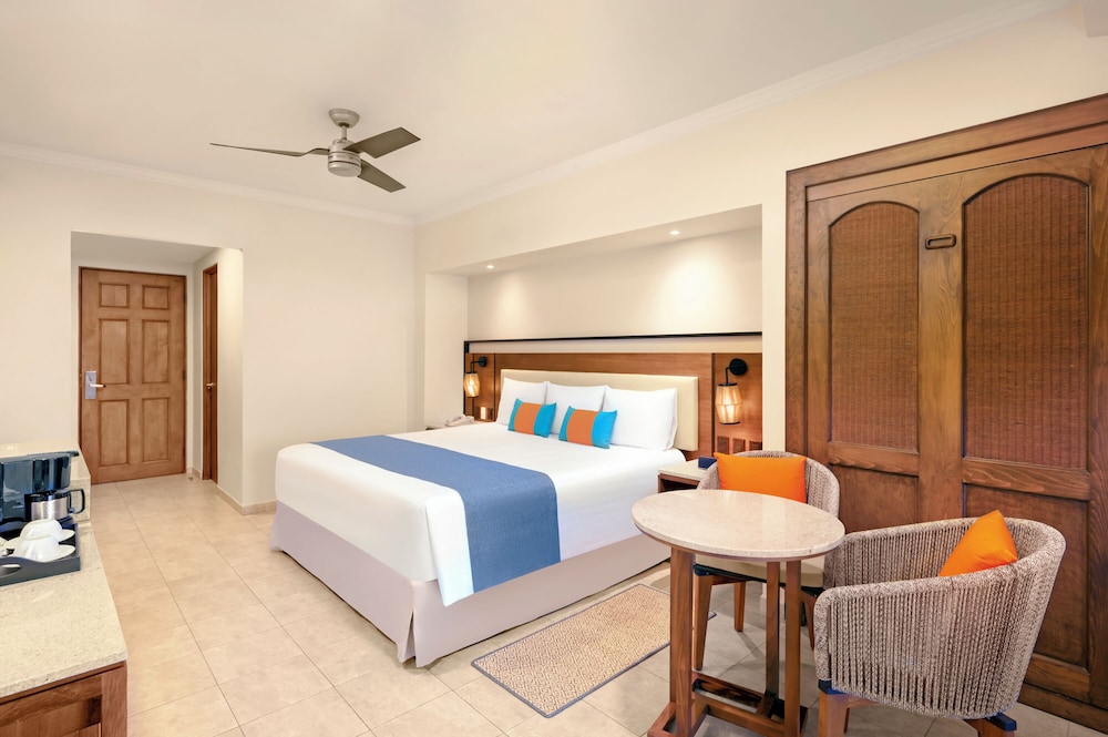 Deluxe Room, Balcony Lagoon View photo 3