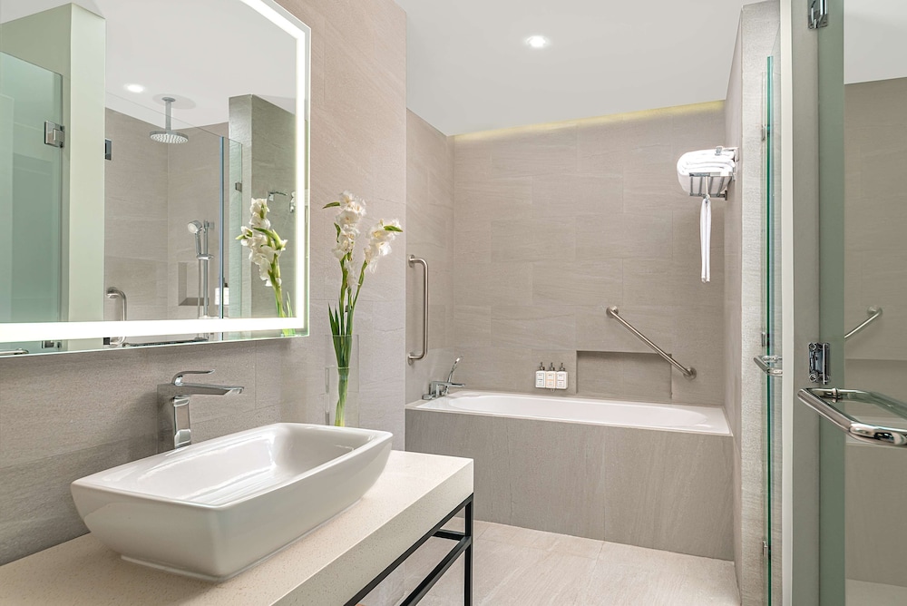 One Bedroom Suite - Photo 8