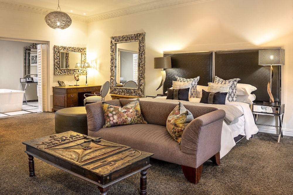 Standard Suite, 1 King Bed