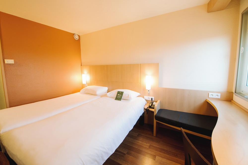 Twin Room, 2 Twin Beds - Photo 3